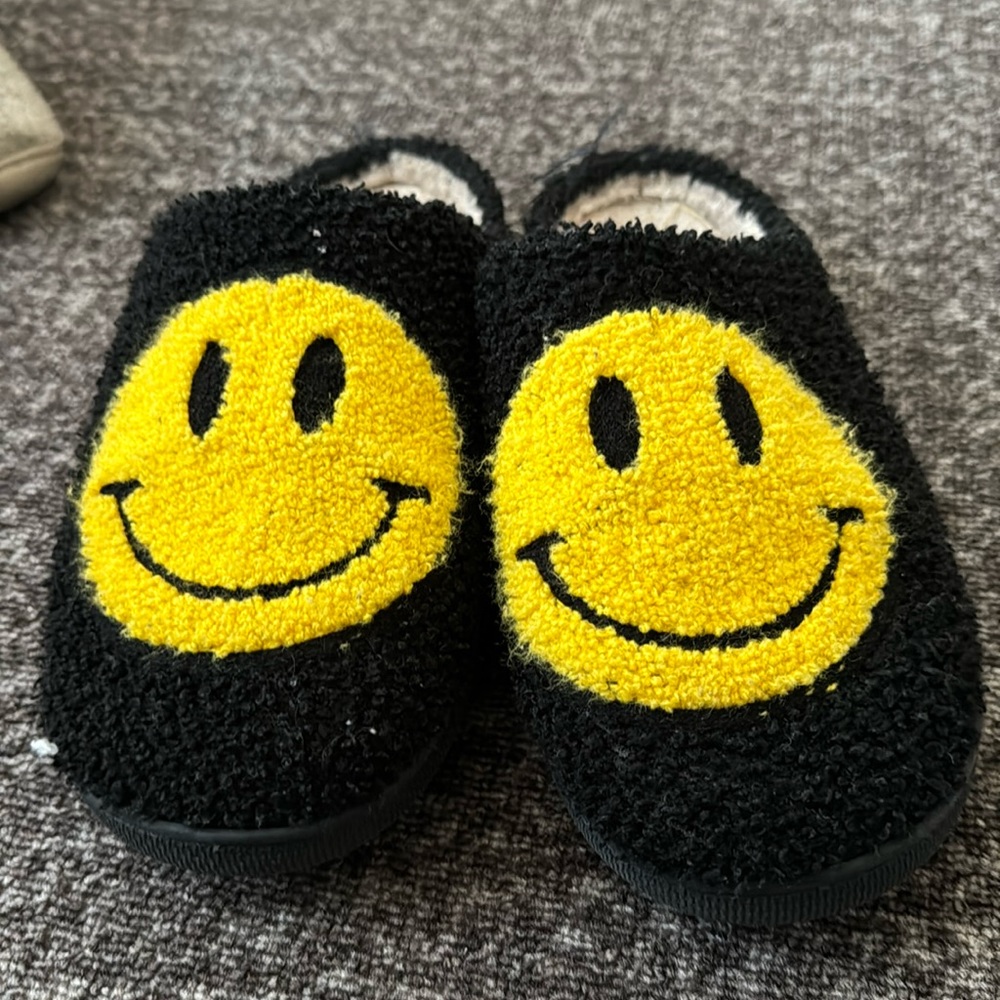 Black and yellow house shoes size 40-41